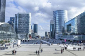 Paris La Defense - Modern Apartment with Jacuzzi